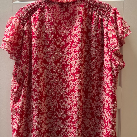 CeCe Red Floral Smocked Flutter Sleeve Blouse – Size XL - Picture 3 of 3
